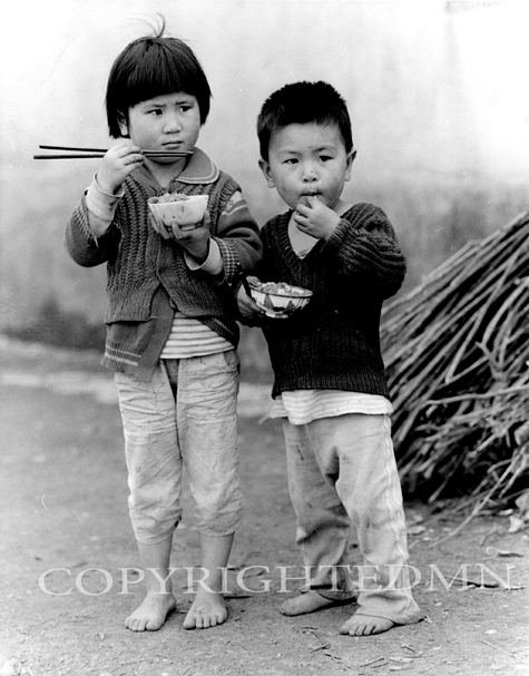 Two Children, Yan Shan, China