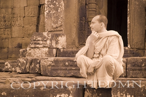 Monk, Angkor Thom, Cambodia 07 – Monotint