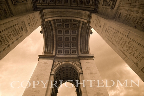 Arc de Triomphe #1, Paris, France 07 – Monotint