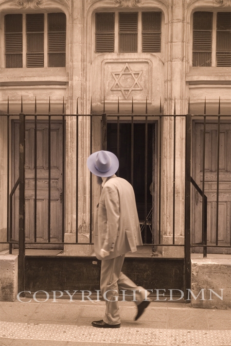 Blue Hat, Paris, France 07 – Monotint