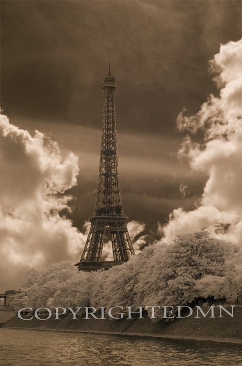 Eiffel Tower #6, Paris, France 07 – Monotint