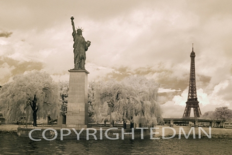 Liberty & Eiffel Tower, Paris France 07 – Monotint