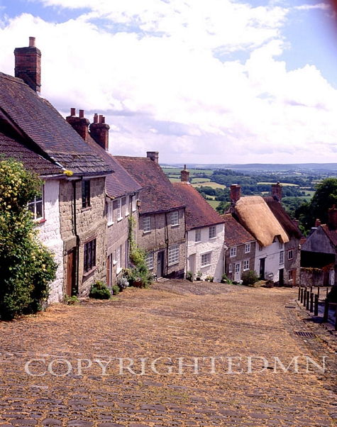 Gold Hill, Shaftsbury, England – Color