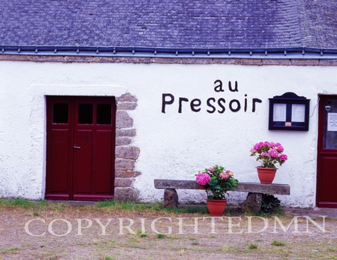 Au Pressoir, Carnac, France 07 - Color