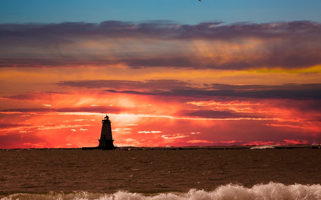 Ludington Lighthouse at Sunset, Ludington, Michigan ’16-color